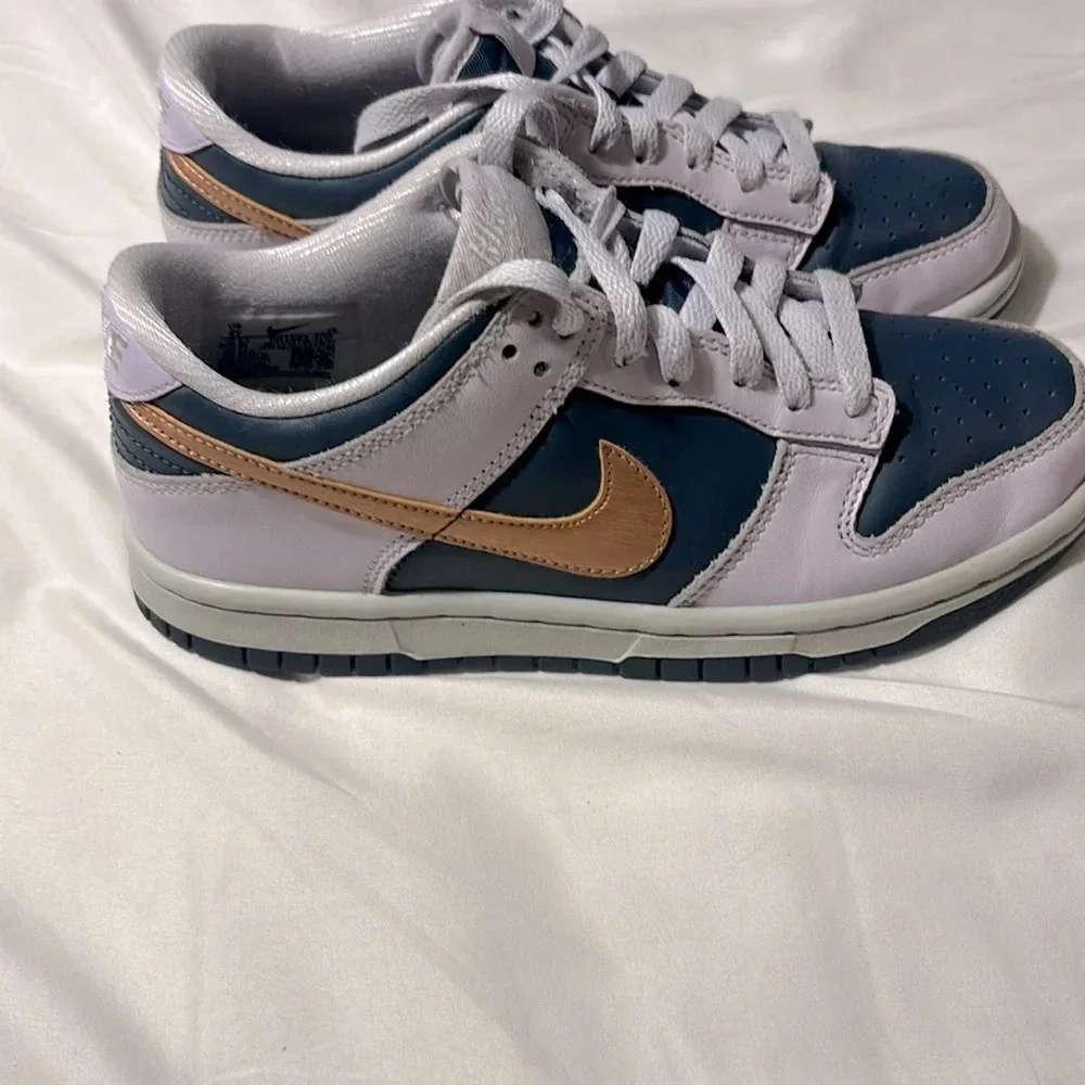 Nike Dunk Low SE Thunder Blue/Copper Swoosh (GS) Size 4Y Style DX1663 400 A4